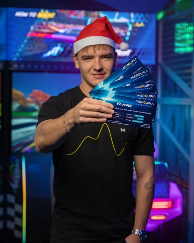 Vánoční nadělování je tady letos o něco dřív! 🎄Ježíšek se u nás zastavil už včera a nechal v Mercurii pod stromečkem hromadu dárků pro všechny akční hráče! 🚀🌟 Přijďte si užít sváteční atmosféru plnou adrenalinu – stačí si zahrát jednu hru a dárek je váš! Akci máme až do Vánoc. 🎁 Chcete vědět, jaký dáreček na vás čeká? 🎯 Začíná na "V" a končí na "R"... Co to bude? Dejte nám svůj tip do komentů!🥳
.
.
#lasergame #mercurialasergame #vanoce2024 #akcnivanoce #vanocnidarky2024